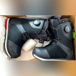 Salomon women’s snowboard boots